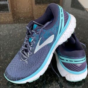 Rooms Ghost 11 size 9.5